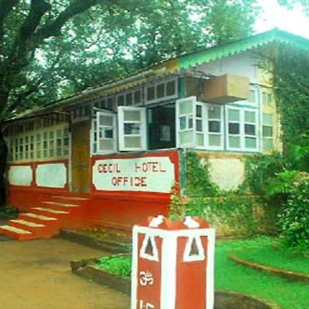 Cecil Hotel Matheran Esterno foto