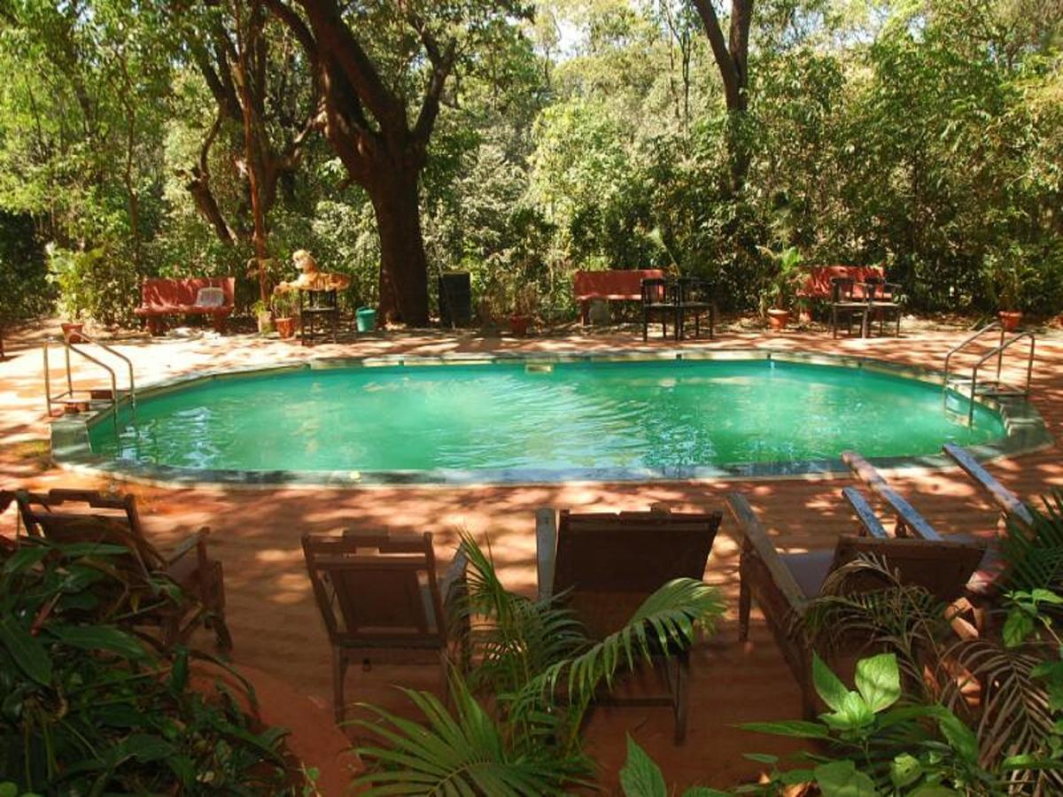 Cecil Hotel Matheran Esterno foto