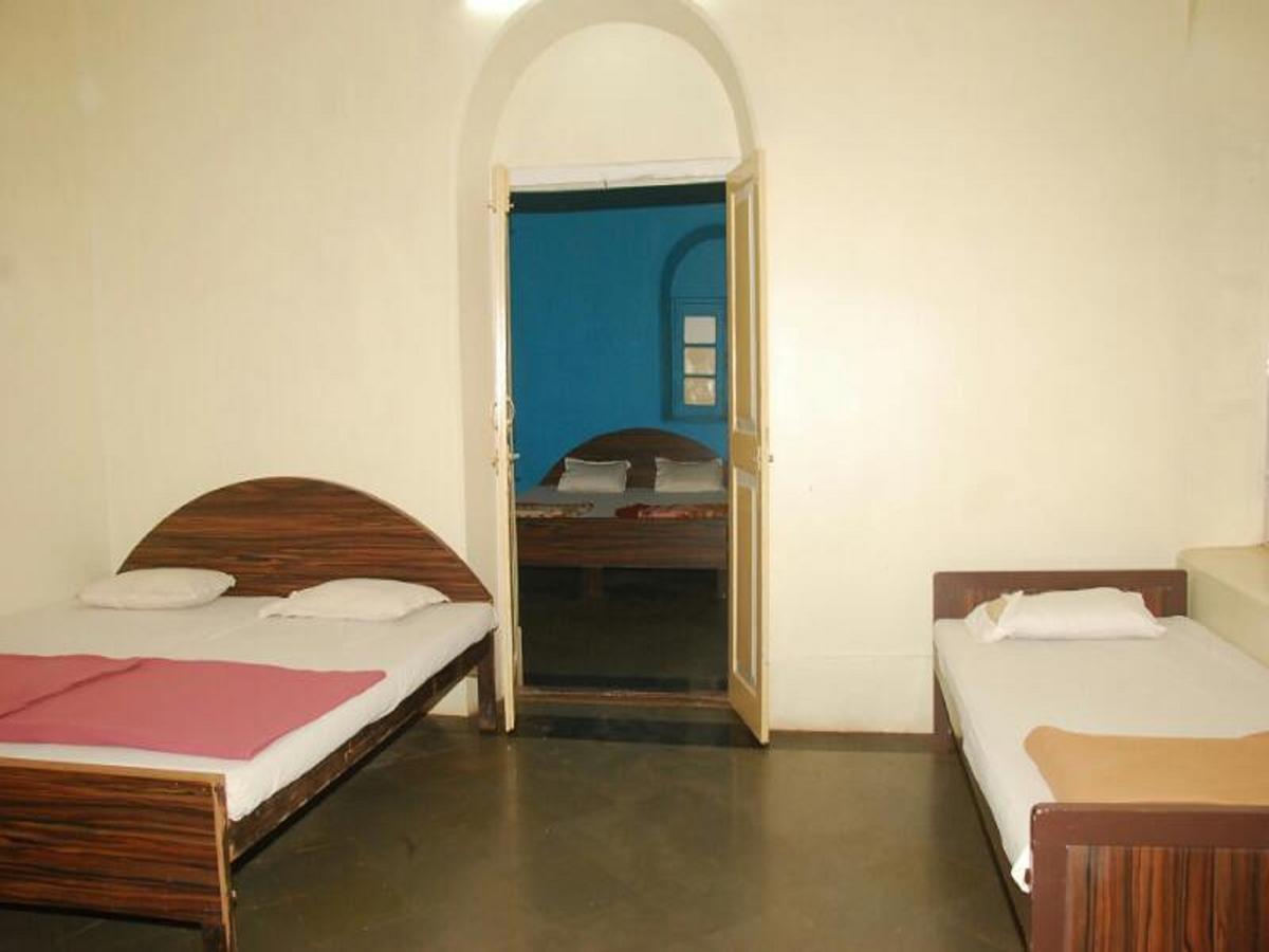 Cecil Hotel Matheran Esterno foto